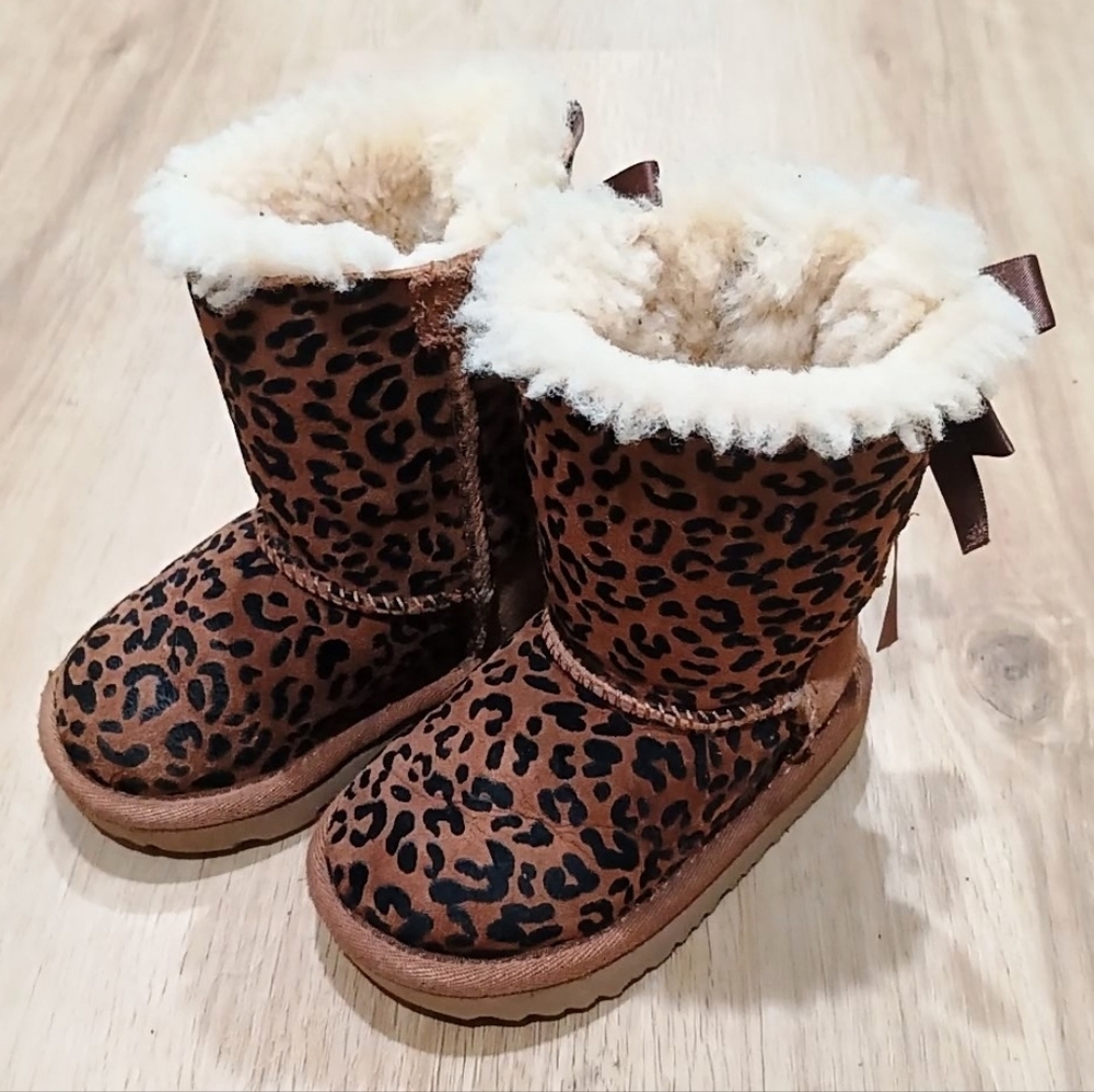 UGG Leopard Print Boots For Toddler - Picture 2 of 5